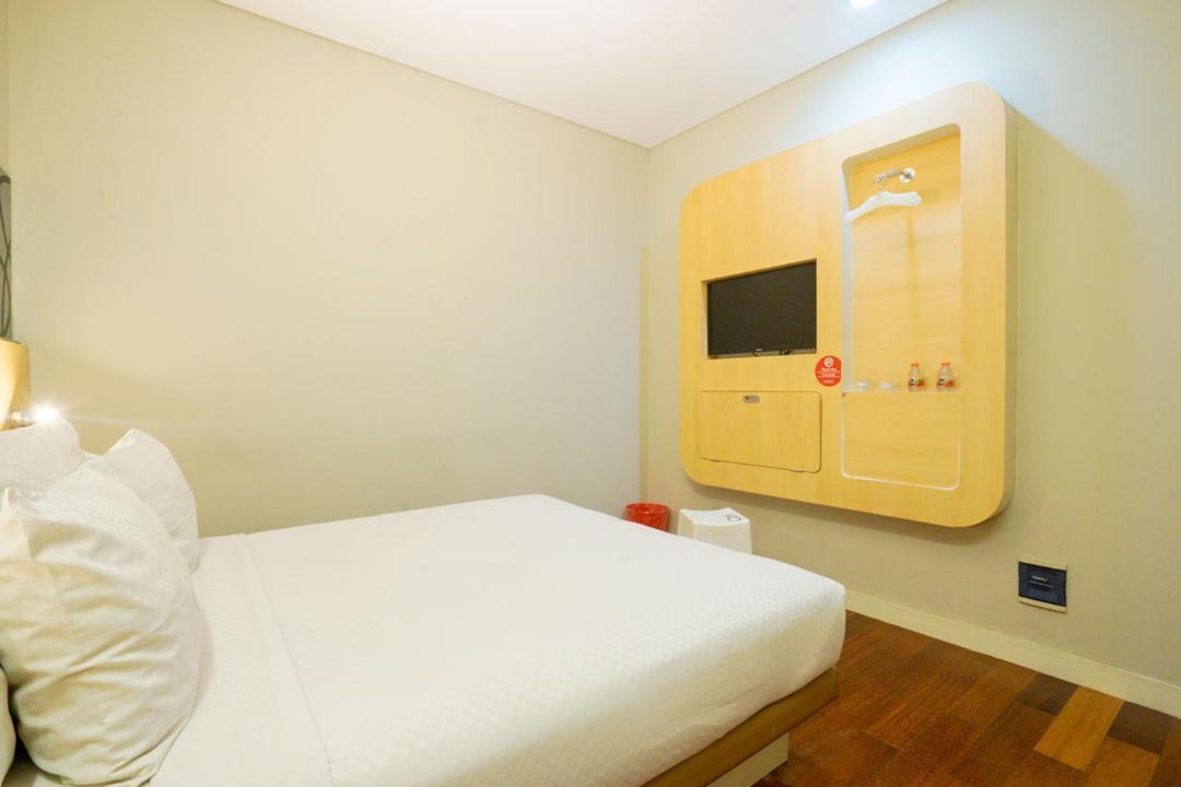 Life Hotel Stasiun Kota Surabaia Quarto foto