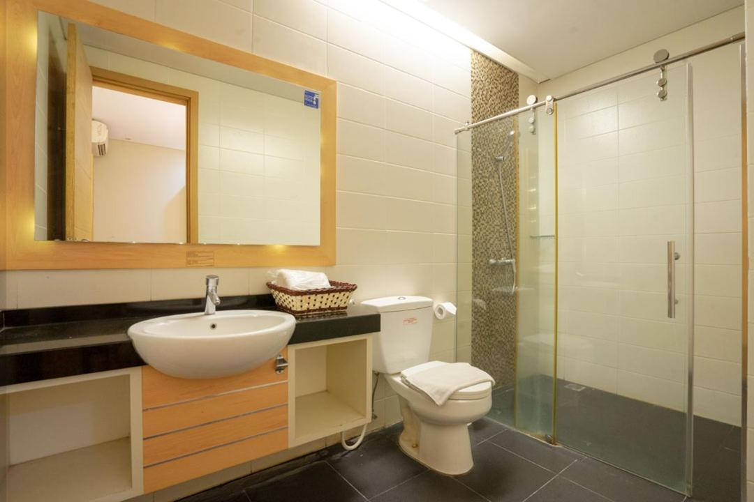 Life Hotel Stasiun Kota Surabaia Quarto foto