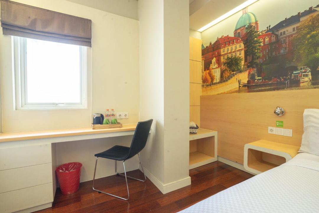 Life Hotel Stasiun Kota Surabaia Quarto foto